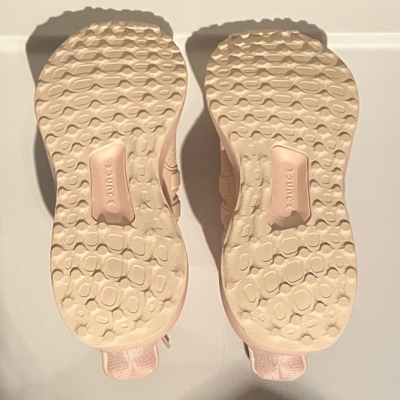 Adidas Ubounce DNA Shoes - Picture 3 of 7